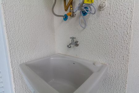 Apartamento para alugar com 42m², 2 quartos e 1 vagaÁrea de Serviço e varanda