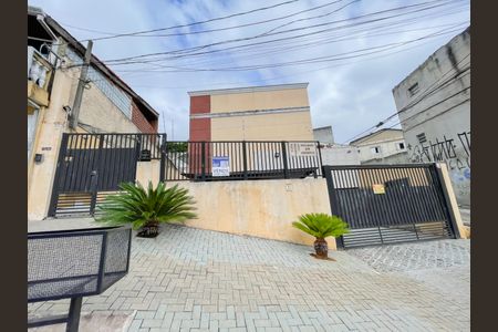 Casa de condomínio à venda com 60m², 2 quartos e 1 vaga Casa de condomínio à venda com 60m², 2 quartos e 1 vagaFachada