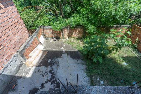 Casa à venda com 70m², 2 quartos e sem vaga Casa à venda com 70m², 2 quartos e sem vagaQuintal