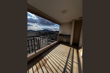 Apartamento à venda com 3 quartos, 74m² em Vila Mangalot, São Paulo