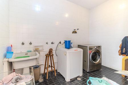 Casa para alugar com 330m², 4 quartos e 2 vagasÁrea de Serviço