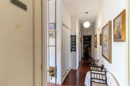 Casa para alugar com 330m², 4 quartos e 2 vagasCorredor