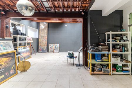 Casa para alugar com 330m², 4 quartos e 2 vagasSalão