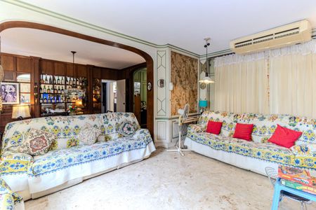 Casa para alugar com 330m², 4 quartos e 2 vagasSala 