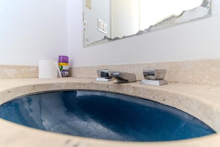 Casa para alugar com 330m², 4 quartos e 2 vagasBanheiro Social 2