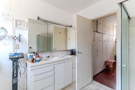 Casa para alugar com 330m², 4 quartos e 2 vagasBanheiro da Suíte