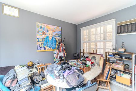 Casa para alugar com 330m², 4 quartos e 2 vagasEscritório