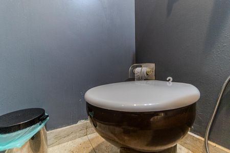 Casa para alugar com 330m², 4 quartos e 2 vagasLavabo