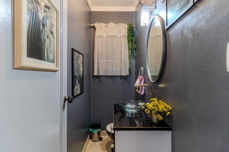 Casa para alugar com 330m², 4 quartos e 2 vagasLavabo