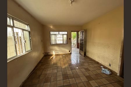 Sala de casa para alugar com 2 quartos, 407m² em Turiaçú, Rio de Janeiro