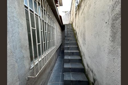 Casa para alugar com 407m², 2 quartos e 3 vagasEscada