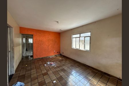 Sala de casa para alugar com 2 quartos, 407m² em Turiaçú, Rio de Janeiro