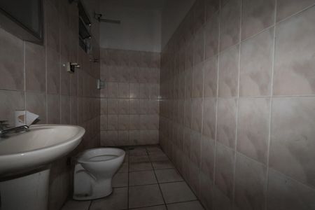 Banheiro de casa à venda com 2 quartos, 280m² em Parque Bristol, São Paulo