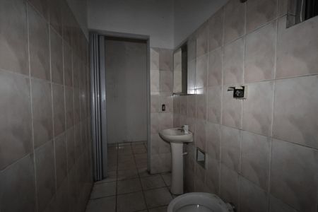 Banheiro de casa à venda com 2 quartos, 280m² em Parque Bristol, São Paulo