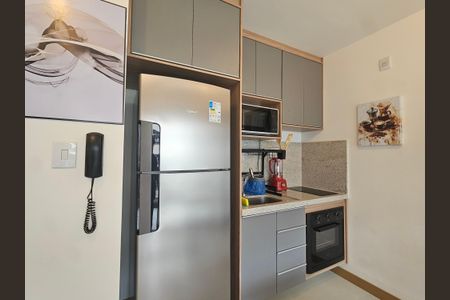 Cozinha de apartamento para alugar com 1 quarto, 34m² em Barra, Salvador