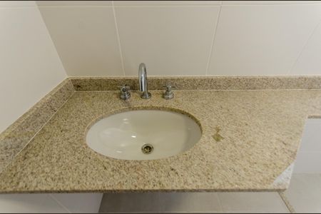 Apartamento à venda com 106m², 3 quartos e 2 vagas Apartamento à venda com 106m², 3 quartos e 2 vagasBanheiro da Suíte