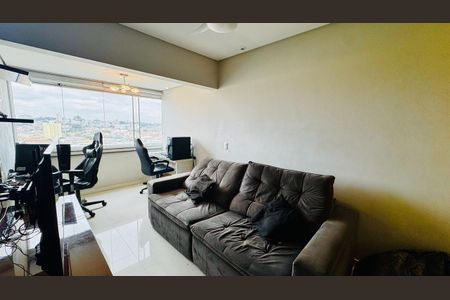 Apartamento à venda com 3 quartos, 74m² em Vila Mangalot, São Paulo
