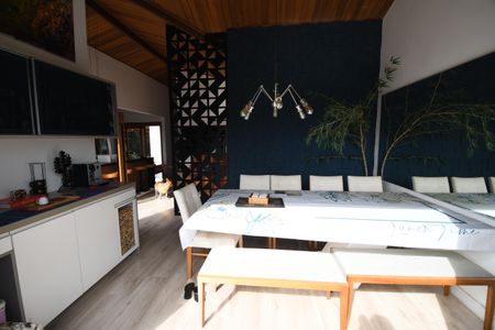 Casa de condomínio para alugar com 300m², 3 quartos e 2 vagasSala