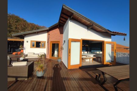 Casa de condomínio para alugar com 300m², 3 quartos e 2 vagas Casa de condomínio para alugar com 300m², 3 quartos e 2 vagasSala - Deck