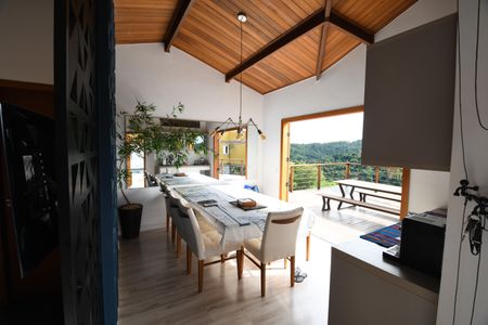 Sala de casa de condomínio para alugar com 3 quartos, 300m² em Colinas do Ermitage (sousas), Campinas