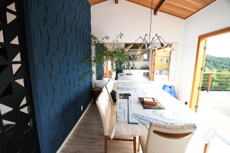 Casa de condomínio para alugar com 300m², 3 quartos e 2 vagasSala