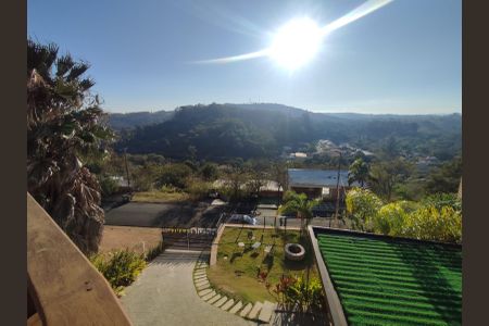 Casa de condomínio para alugar com 300m², 3 quartos e 2 vagas Casa de condomínio para alugar com 300m², 3 quartos e 2 vagasSala - Vista