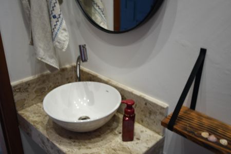 Casa de condomínio para alugar com 300m², 3 quartos e 2 vagasLavabo