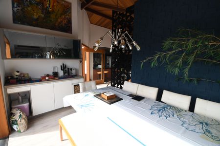 Casa de condomínio para alugar com 300m², 3 quartos e 2 vagasSala