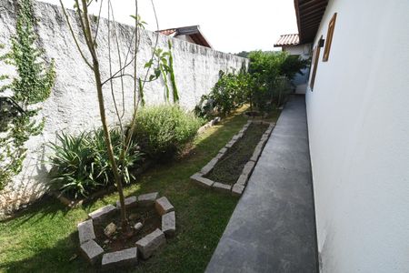 Casa de condomínio para alugar com 300m², 3 quartos e 2 vagasJardim / Horta
