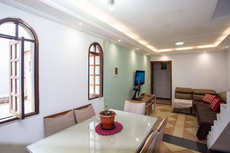 Casa à venda com 286m², 5 quartos e 8 vagasSala Casa 2
