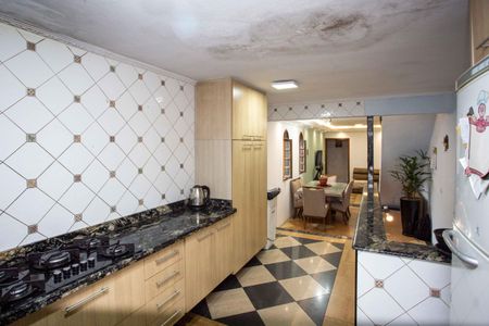 Casa à venda com 286m², 5 quartos e 8 vagasCozinha Casa 2