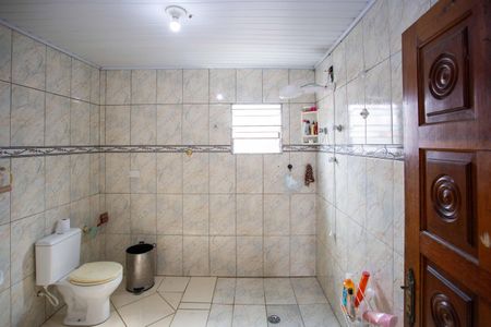 Casa à venda com 286m², 5 quartos e 8 vagasBanheiro Casa 1