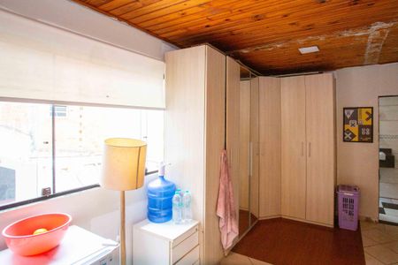Casa à venda com 286m², 5 quartos e 8 vagasCloset da suíte