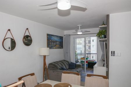 Apartamento à venda com 70m², 3 quartos e 2 vagasSala