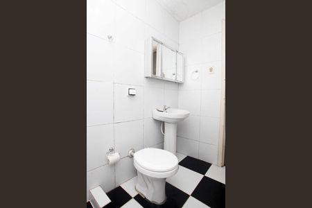 Banheiro de apartamento à venda com 1 quarto, 48m² em Centro Histórico, Porto Alegre