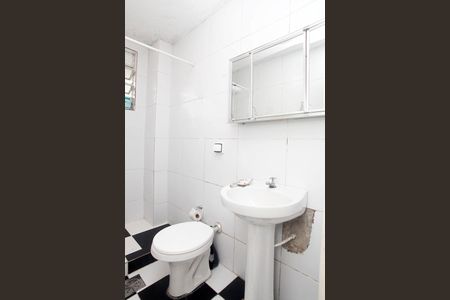 Banheiro de apartamento à venda com 1 quarto, 48m² em Centro Histórico, Porto Alegre