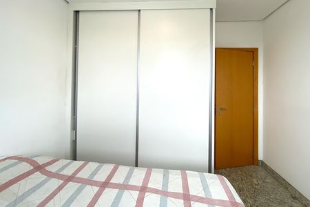 Apartamento à venda com 180m², 4 quartos e 3 vagas Apartamento à venda com 180m², 4 quartos e 3 vagasQuarto 3