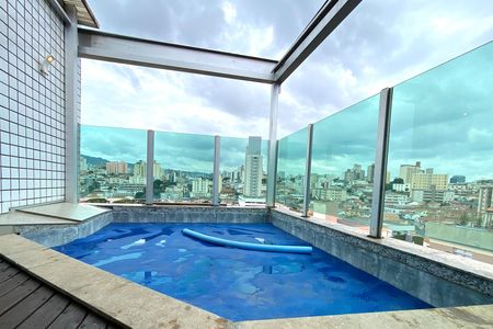Apartamento à venda com 180m², 4 quartos e 3 vagas Apartamento à venda com 180m², 4 quartos e 3 vagasPiscina