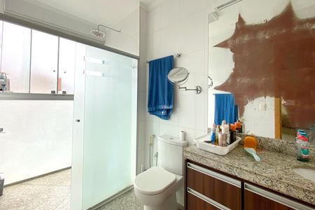 Apartamento à venda com 180m², 4 quartos e 3 vagas Apartamento à venda com 180m², 4 quartos e 3 vagasBanheiro da Suíte