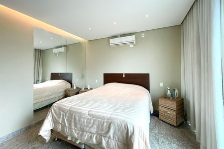 Apartamento à venda com 180m², 4 quartos e 3 vagas Apartamento à venda com 180m², 4 quartos e 3 vagasSuite