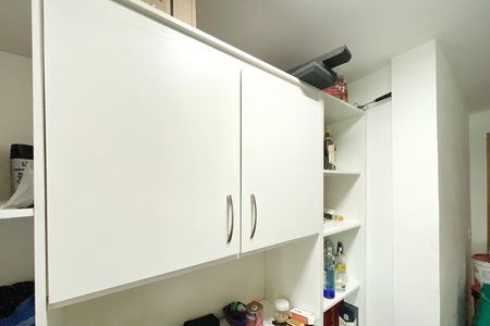 Apartamento à venda com 180m², 4 quartos e 3 vagas Apartamento à venda com 180m², 4 quartos e 3 vagasQuarto de Serviço
