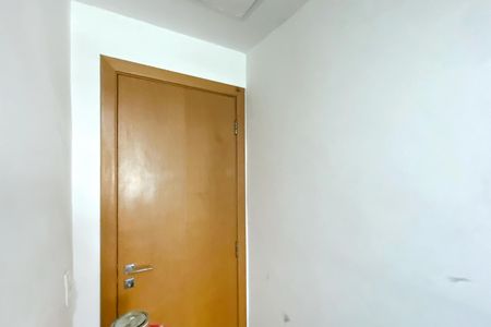 Apartamento à venda com 180m², 4 quartos e 3 vagas Apartamento à venda com 180m², 4 quartos e 3 vagasQuarto de Serviço