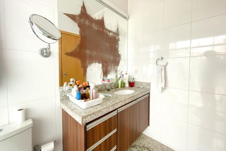 Apartamento à venda com 180m², 4 quartos e 3 vagas Apartamento à venda com 180m², 4 quartos e 3 vagasBanheiro da Suíte