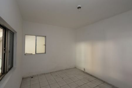 Quarto de casa para alugar com 1 quarto, 80m² em Parque Bristol, São Paulo