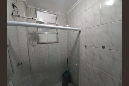 Banheiro de apartamento para alugar com 1 quarto, 33m² em Itararé, São Vicente