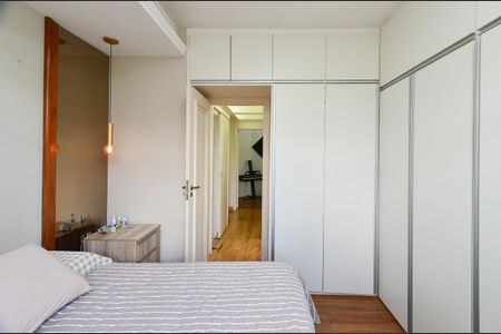 Apartamento à venda com 80m², 3 quartos e 1 vaga Apartamento à venda com 80m², 3 quartos e 1 vagaSuíte