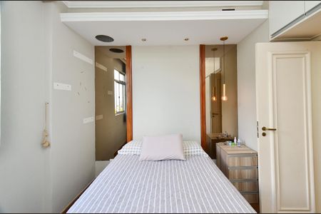 Apartamento à venda com 80m², 3 quartos e 1 vaga Apartamento à venda com 80m², 3 quartos e 1 vagaSuíte