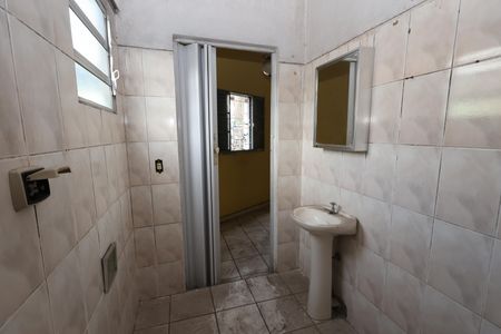 Banheiro de casa para alugar com 3 quartos, 120m² em Parque Bristol, São Paulo