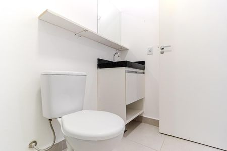 Banheiro de kitnet/studio para alugar com 1 quarto, 22m² em Campos Elíseos, São Paulo