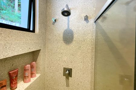 Casa de condomínio à venda com 450m², 3 quartos e 4 vagasBanheiro da Suíte 2